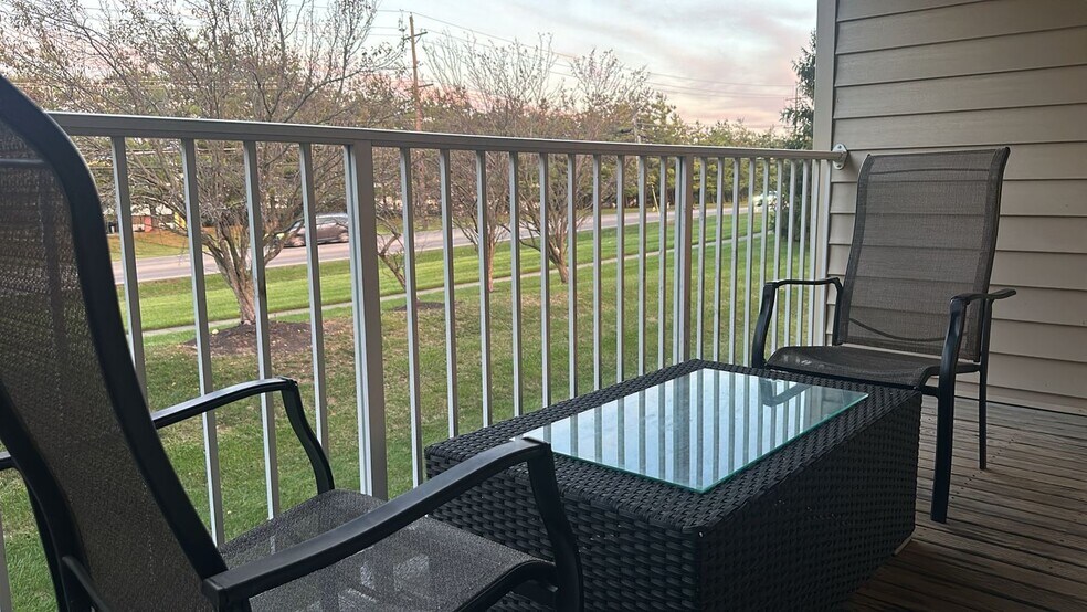 Building Photo - 4642 Court Yard Dr