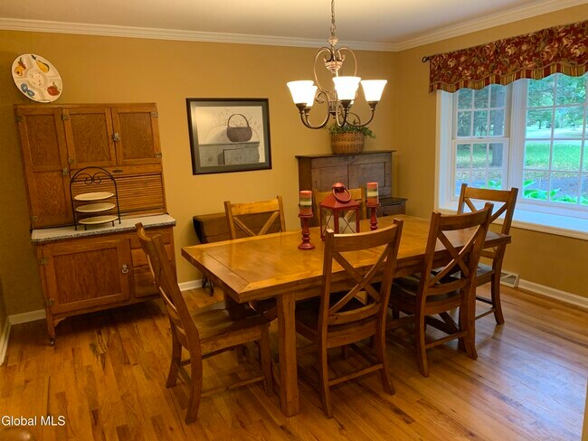 Building Photo - 8 Amanda Ct