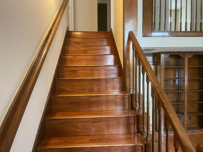 Building Photo - 2274 Woodland Springs St