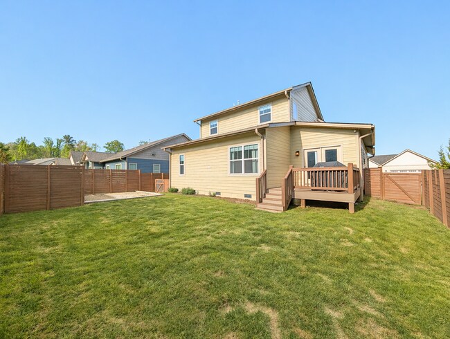 Building Photo - Lovely Weaverville Rental w/ bonus space