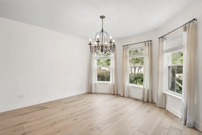 Building Photo - 30429 Island Club Dr