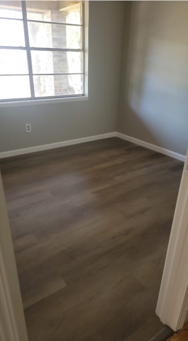 Building Photo - 2110 Miller St