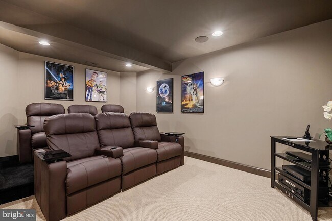 Building Photo - 1576 Bay Head Rd