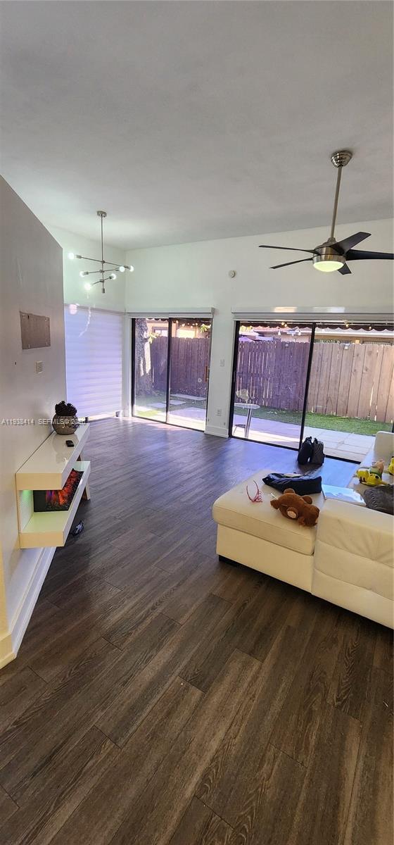 Building Photo - 9660 W Elm Ln