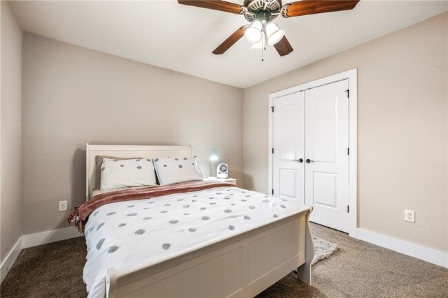 Building Photo - 1221 Stoneybrook Ln