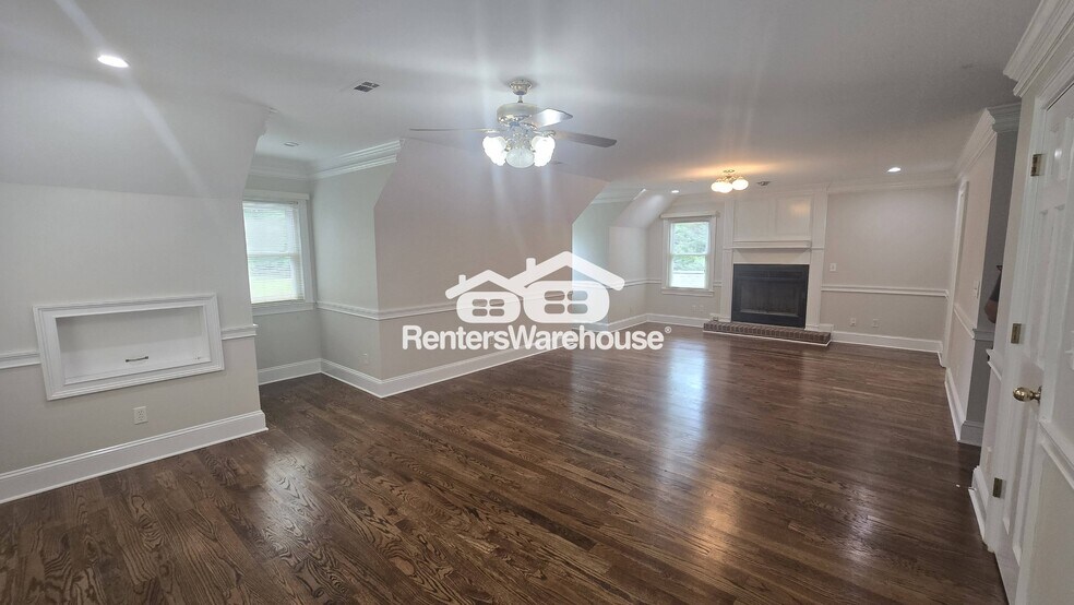 Building Photo - 165 Oak Hill Cir