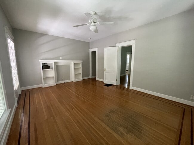 Building Photo - 2177 Baringer Ave