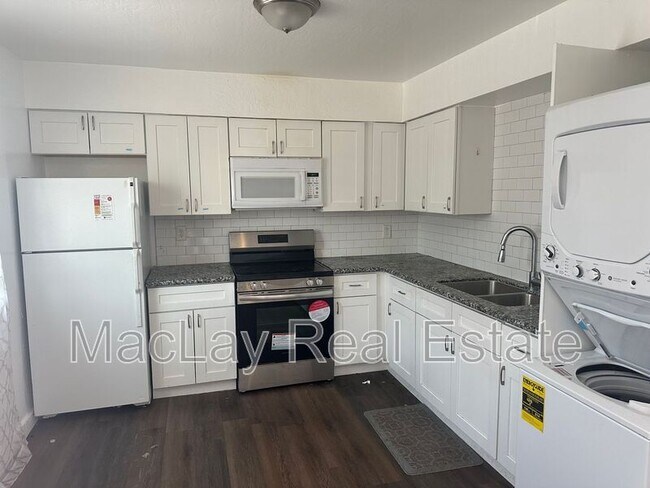 Building Photo - 2918 E Roeser Rd