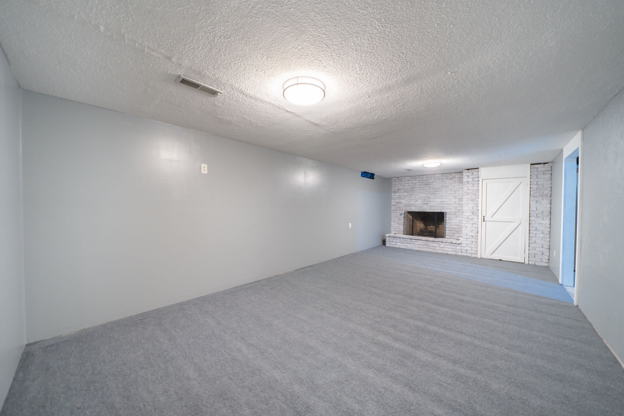 Building Photo - 617 N Willow Dr