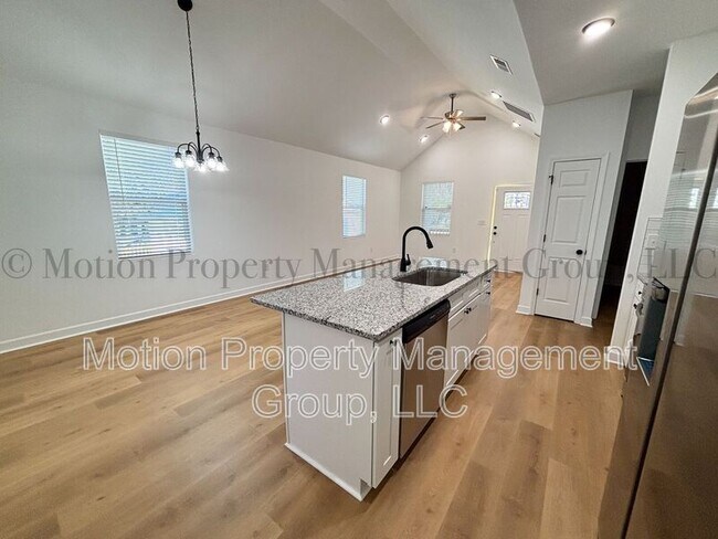 Building Photo - 1121 Wilmington Ave