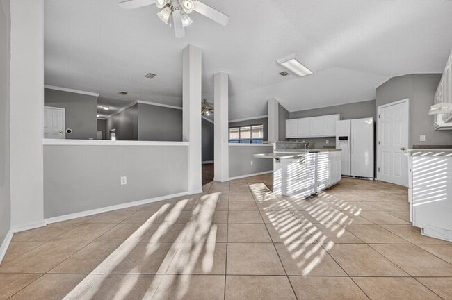 Building Photo - 1602 Trent St