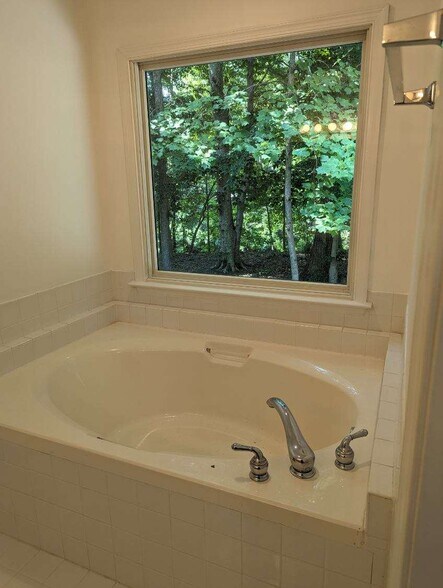 Building Photo - 111 Oyster Cove Lndg