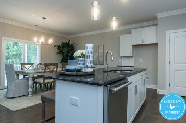 Building Photo - 2527 Reynolds Dr