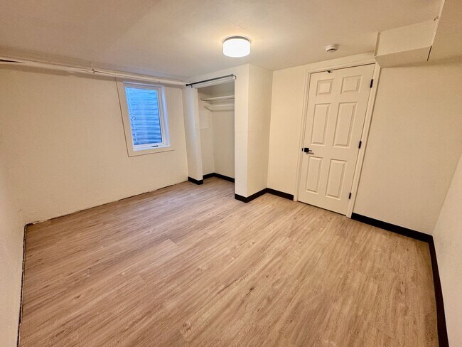 Building Photo - 417 S Owens St