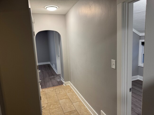 Building Photo - 2707 Commercial Ave