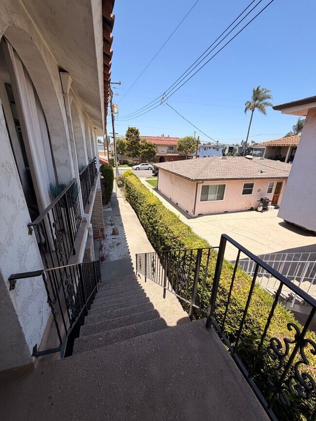 Building Photo - Completely Remodeled, Spacious 2 Bedroom Apartment For Rent w/ Parking!