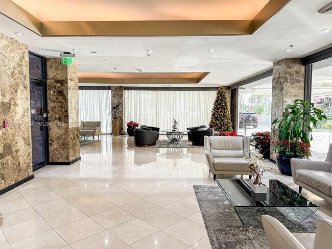 Building Photo - 8877 Collins Ave