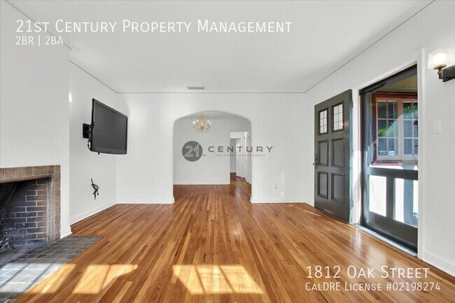 Building Photo - 1812 Oak St