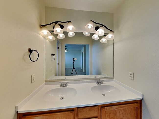 Building Photo - 7265 Waterman Way