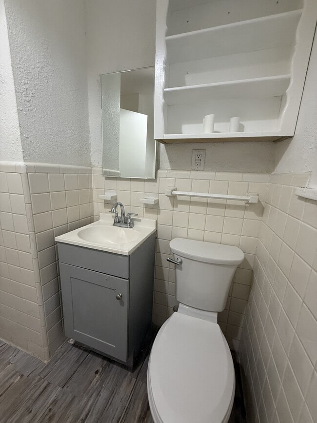 Building Photo - 710 F St NW