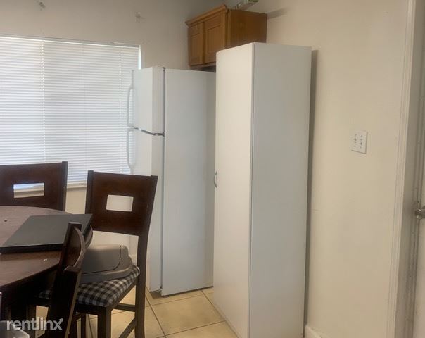 Building Photo - 2 br, 1 bath Duplex - 4101 44th Street 1