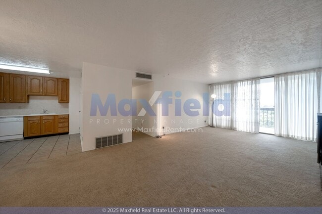 Building Photo - Salt Lake City - Near Downtown - 2BD - 2BT...