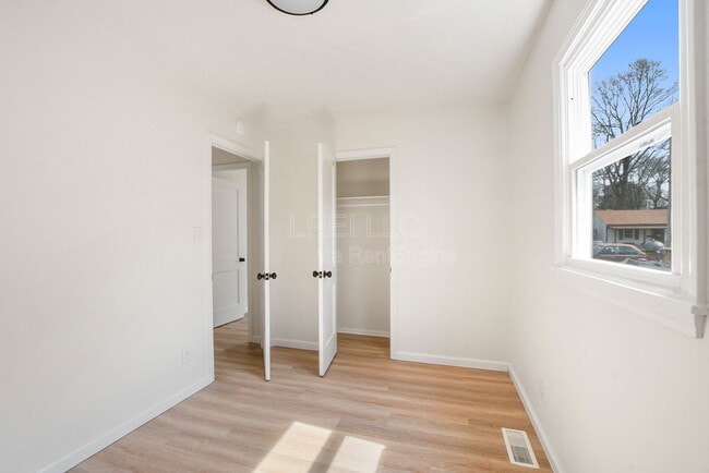 Building Photo - 320 N 36th St