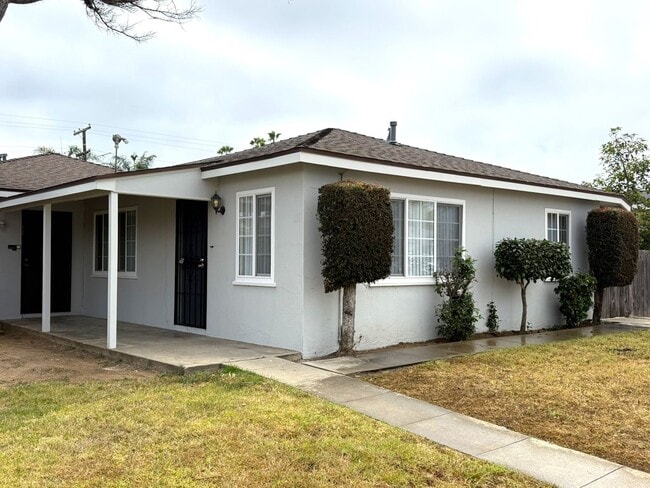 Building Photo - Remodeled Duplex in South O!