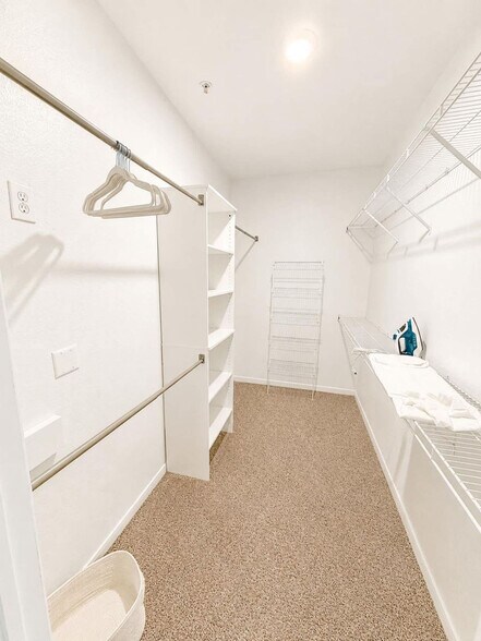 Building Photo - 3600 College Park Dr