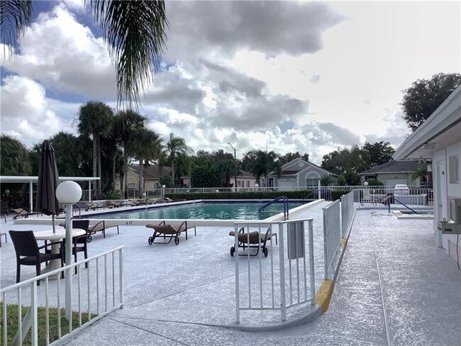 Building Photo - 7904 Mansfield Hollow Rd