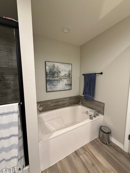 Building Photo - 1469 N Lyon Ave