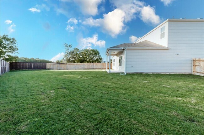 Building Photo - 17402 Torneo Dr