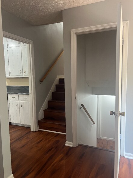 Building Photo - 1675 Oak Ridge Way NW