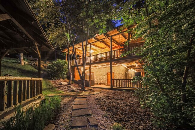 Building Photo - 195 Black Bear Dr