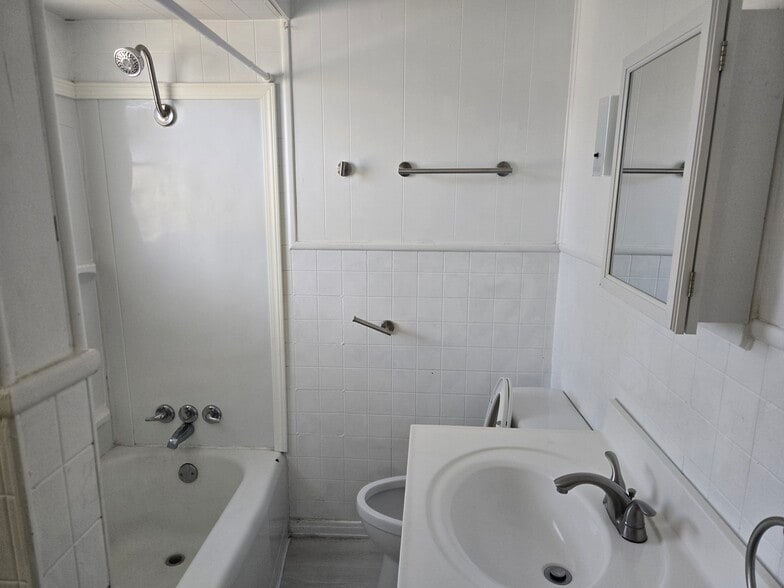 Main bath has tub with shower - 2863 Colorado Ave
