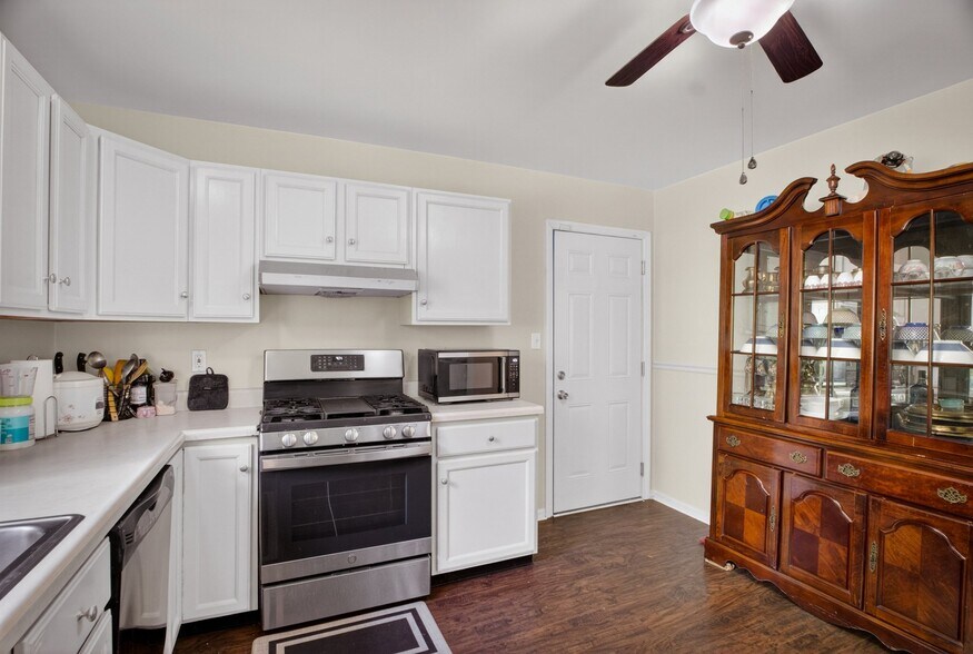 Building Photo - 59 Hartl Ln