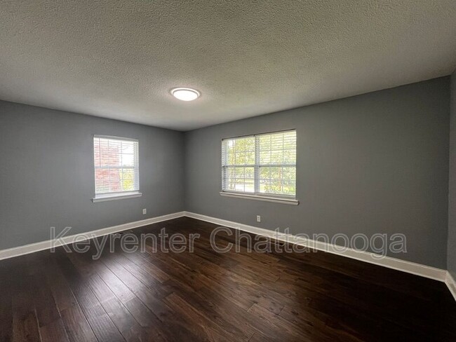 Building Photo - 5608 Elm St