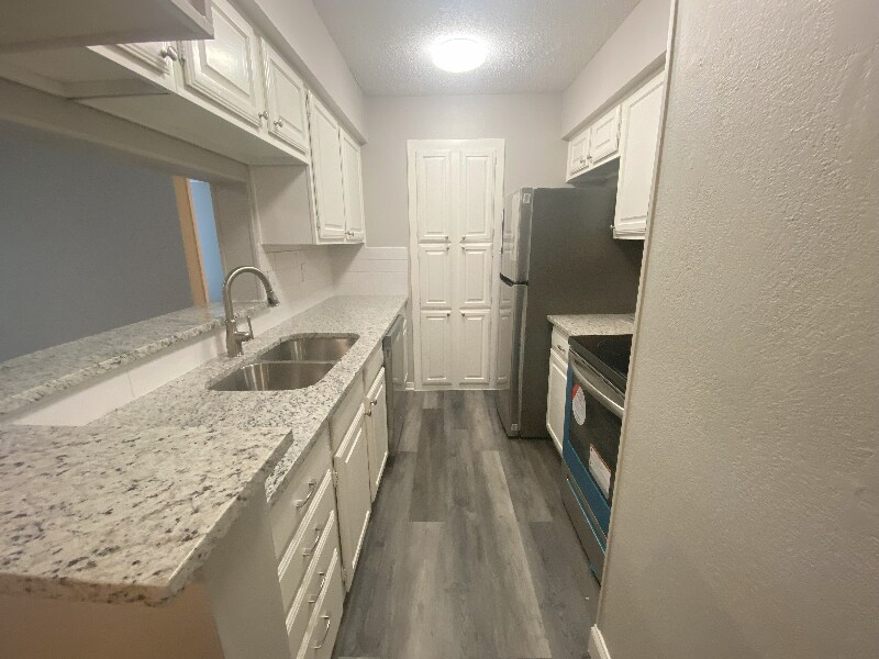 Building Photo - 1310 Harwell Dr