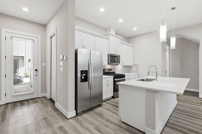 Building Photo - 11 Wellford St