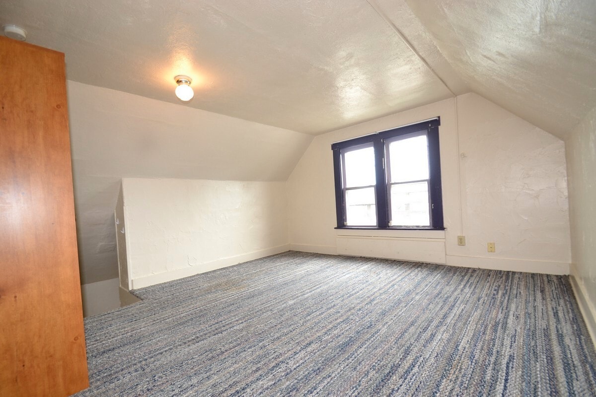 Building Photo - 537 Carroll St