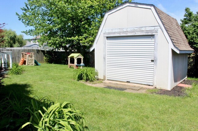 Building Photo - Beautiful 3 Bedroom 2 Bath in Sterling Heights
