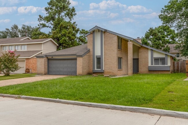 Building Photo - 16830 Spruce Run Dr