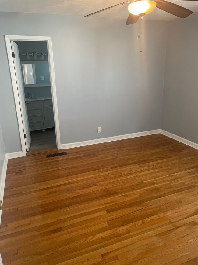 Building Photo - House for rent