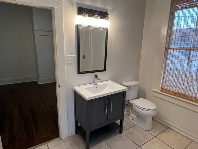 Building Photo - Newly Remodeled 2BR/1BA in Old Town Brunsw...