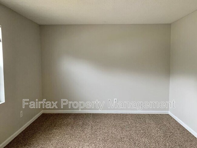 Building Photo - 1419 Cherrycrest Drive