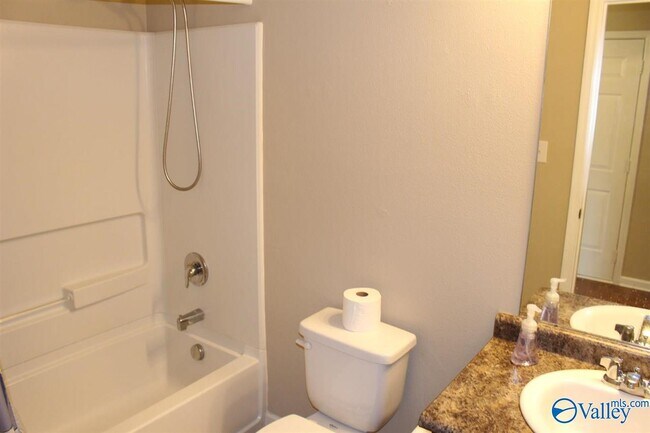 Building Photo - 2438 Belltown Dr SW