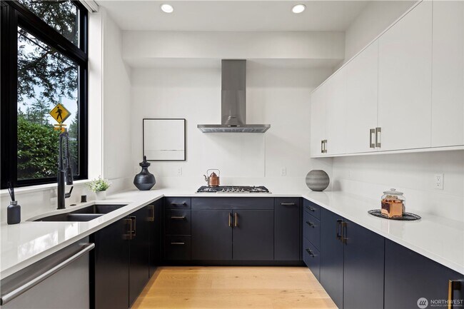 Building Photo - 5bd/4ba Kirkland Home