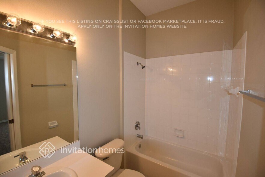Building Photo - 11286 Beebalm Cir
