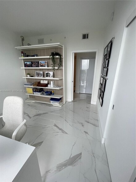 Building Photo - 16385 Biscayne Blvd