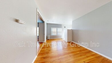 Building Photo - 454 34th St